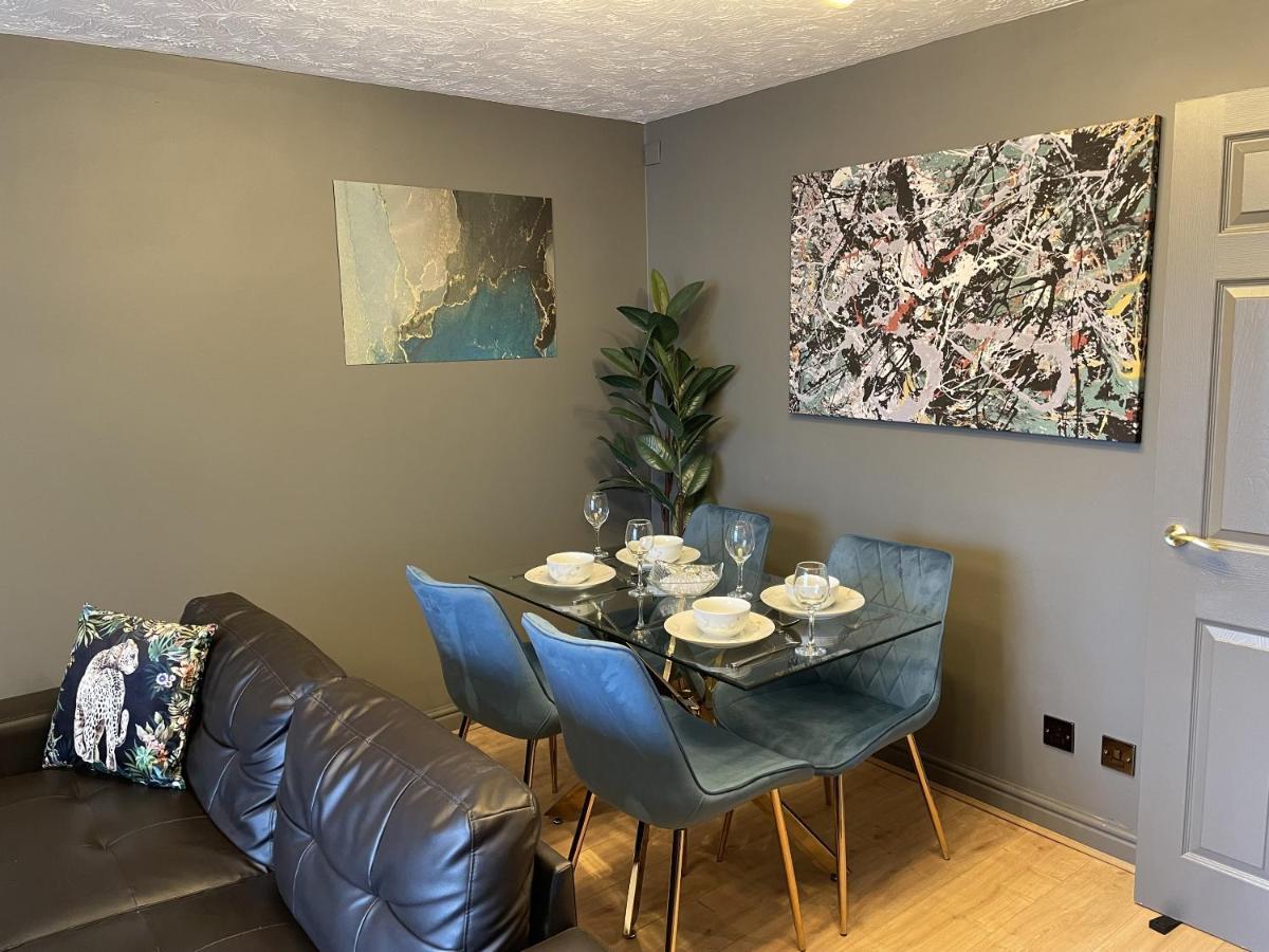 No24 - 2-Bed Boutique Apartment - Hosted By Hutch Lifestyle レミントンスパー エクステリア 写真