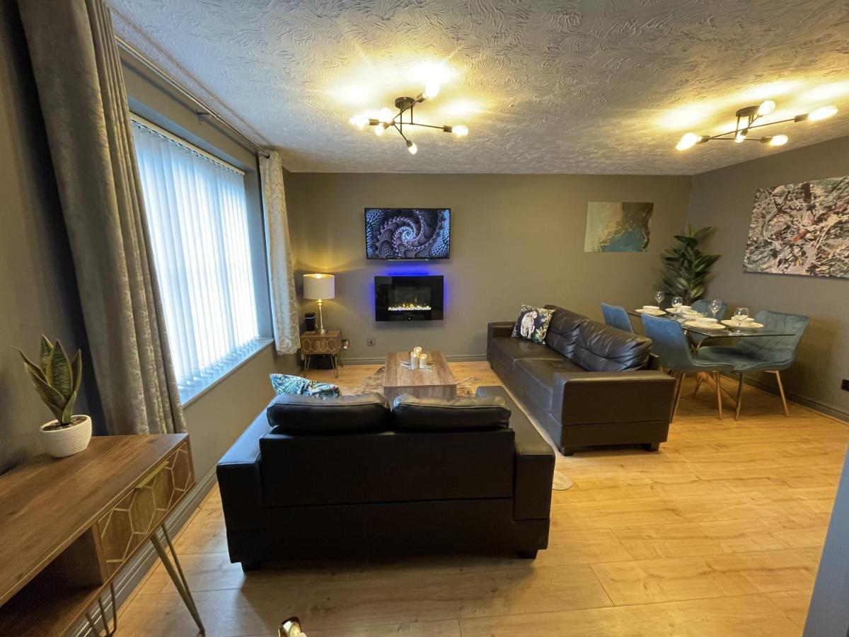 No24 - 2-Bed Boutique Apartment - Hosted By Hutch Lifestyle レミントンスパー エクステリア 写真
