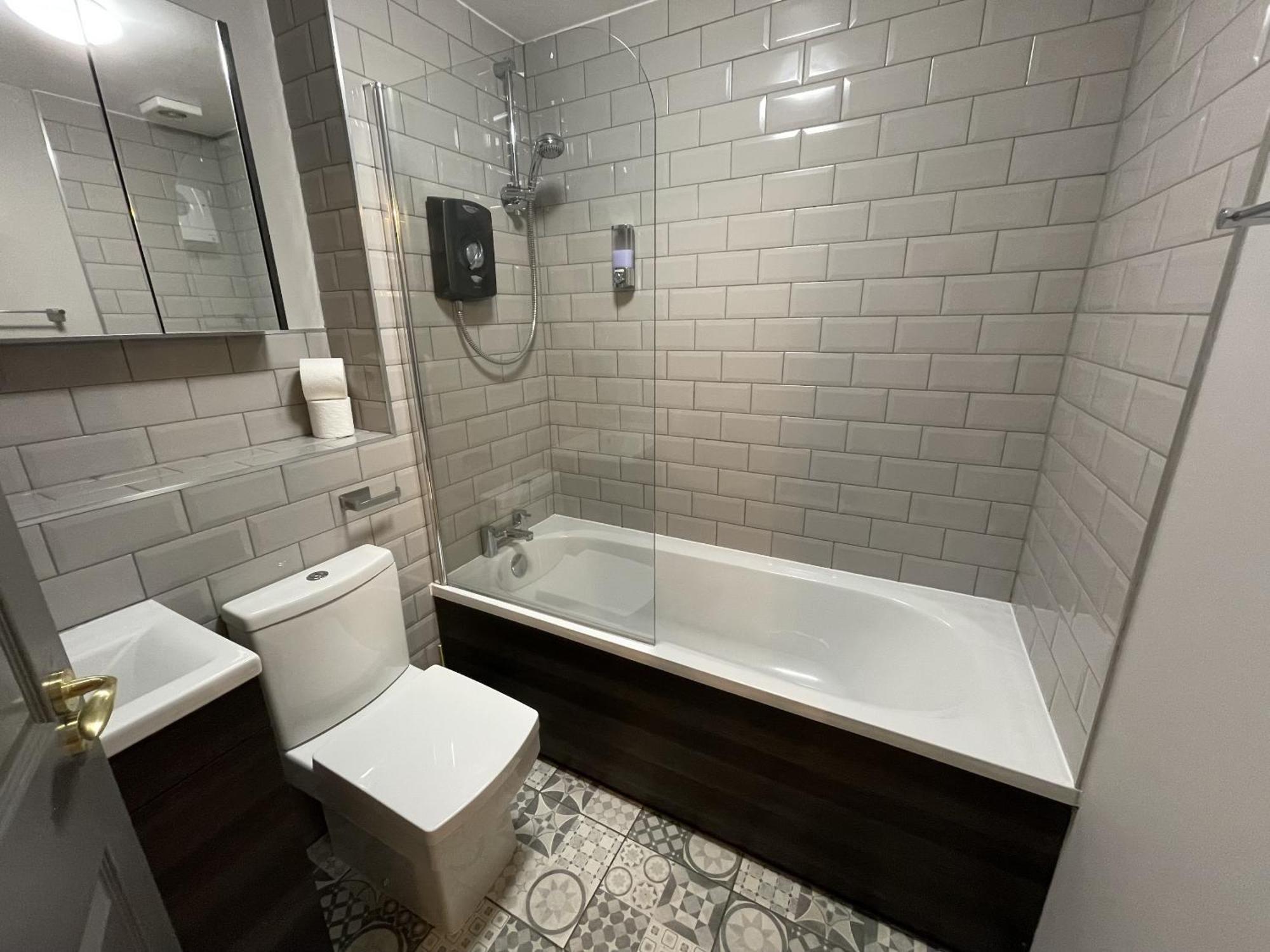 No24 - 2-Bed Boutique Apartment - Hosted By Hutch Lifestyle レミントンスパー エクステリア 写真