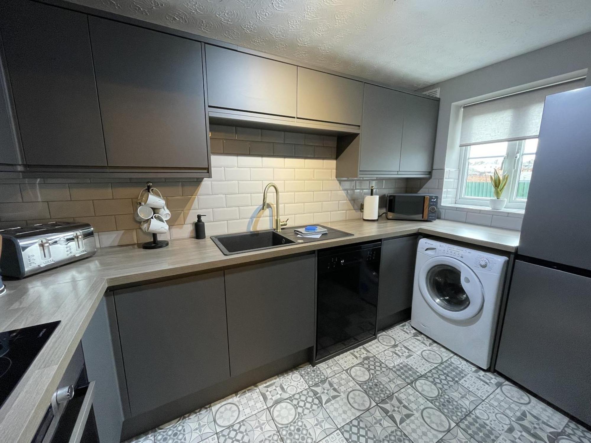 No24 - 2-Bed Boutique Apartment - Hosted By Hutch Lifestyle レミントンスパー エクステリア 写真