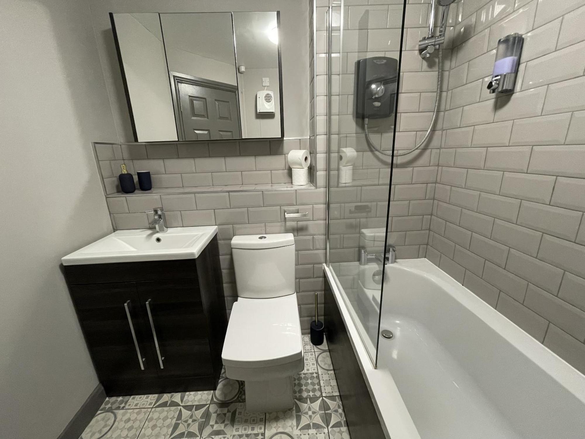 No24 - 2-Bed Boutique Apartment - Hosted By Hutch Lifestyle レミントンスパー エクステリア 写真